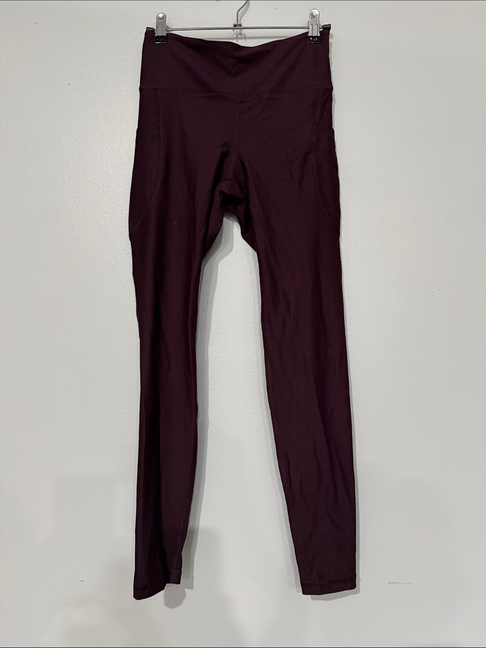 High-Waist Ribbed Leggings - Deep Wine